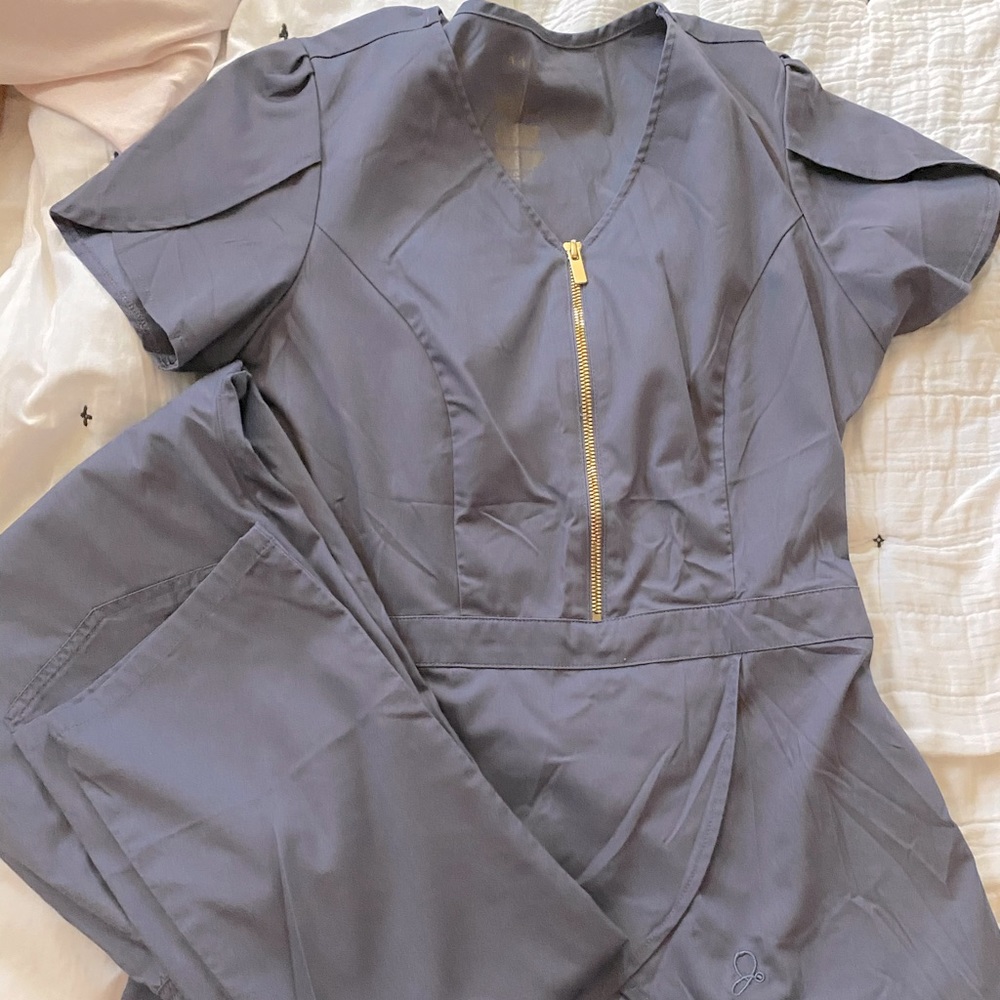 Jaanuu Gray Scrub Set